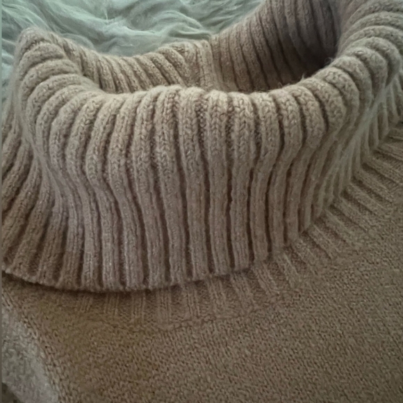 ELODIE Light Camel Beautiful Thick Sleeveless Turtleneck Sweater Blouse - Picture 4 of 6